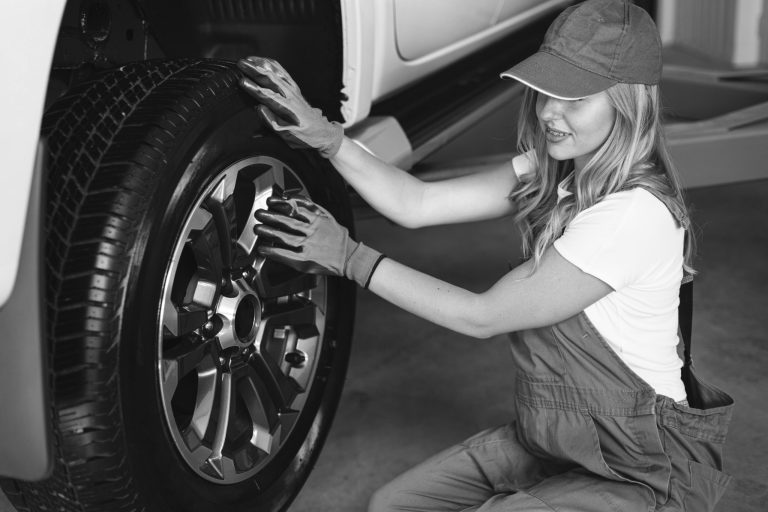 How Do Auto Locking Hubs Work